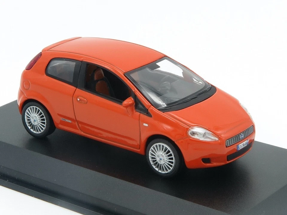 1/43 FIAT GRANDE PUNTO 2005 NOREV 771064 - Immagine 1 di 1