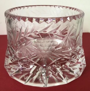 VINTAGE wunderschöner HANDGESCHLIFFENER KRISTALLGLAS WEINFLASCHE UNTERSETZER TRAUBE & BLATT elegant - Bild 1 von 8