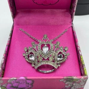 Betsey Johnson Silver Tone Rhinestone Crown Pendant Brooch Necklace New - Picture 1 of 11