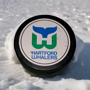 HARTFORD WHALERS OFFICIAL PUCK NHL VINTAGE VICEROY MFG. MADE IN CANADA 🇨🇦 - Picture 1 of 9