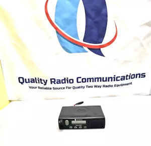 Motorola Radius CM300 438-470 MHz UHF 40 WATT Two Way Radio AAM50RPF9AA1AN - Picture 1 of 4