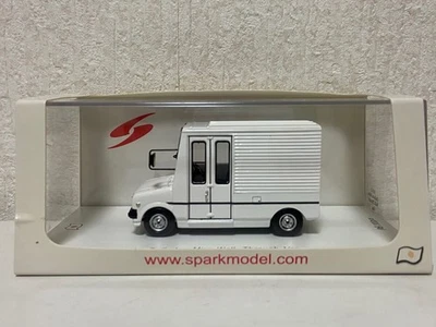 Spark Model Spark 1 43 Daihatsu Mira Walk Through Van White - Image 1 of 4