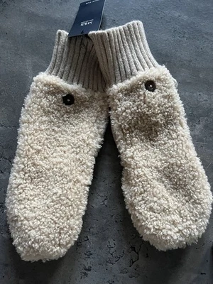 M&S Womens M/L Faux Sheepskin Crochet Boucle Beige Mittens New Roll Back Top - Image 1 of 4