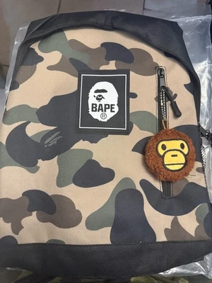 Mochila para niños A Bathing Ape BAPE verde camuflaje con peluche Milo nueva en bolsa Foto 1 de 3