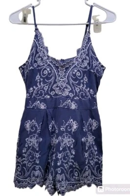 Rue 21 Mujer Mono Mamelucos Pequeño Bordado Azul Cintura Elástica Correas Ajustables Foto 1 de 4