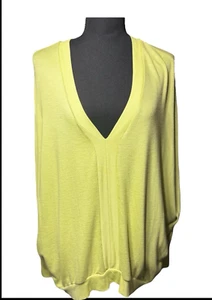 Suéter Top Eri & Ali M Anthropologie Cuello en V Profundo Verde Lima Mangas Ala de Murciélago - Imagen 1 de 14