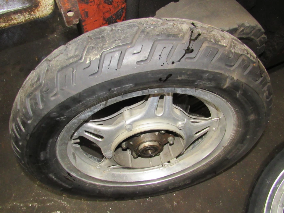 Llanta trasera Honda Gl1000 Goldwing 1978 con neumático Foto 1 de 1