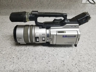Sony DCR-VX2000 Camcorder - AS IS Power on Tested only - FOR PARTS - Image 1 of 4