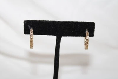 10k Yellow Gold Diamond Cut Hoop Earrings Filigree Shiny 1.4grams - Image 1 of 4