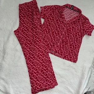 Bebe Woman’s M Pajamas Set Sleepwear 2 pc Red/Pink Signature Logo Spellout SOFT - Picture 1 of 17