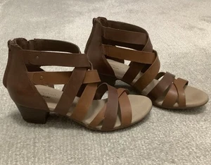 CLARKS Collection Brown Strappy Leather Low Heel Back Zip Sandal Women’s Sz 7.5  - Picture 1 of 8