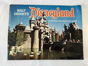 Walt Disney's Disneyland A Pictorial Souvenir and Guide 1971 - Picture 1 of 11
