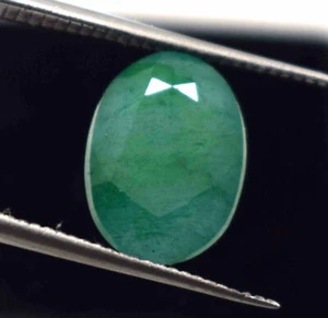 EPISCHE EDELSTEINE - 4 kt + natürlicher grüner Smaragd ovale Form - GL-Zertifikat - Bild 1 von 3