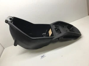 VANO PORTA CASCO SOTTO SELLA SCOOTER MALAGUTI PHANTOM F-12 PICCOLI GRAFFI - Imagen 1 de 7
