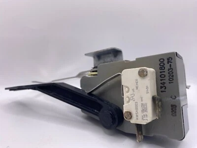 Interruptor de bloqueo de tapa de lavadora Ultra 134101800 Foto 1 de 2