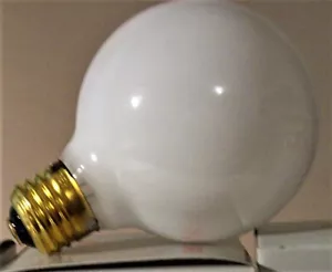 EXTRA LIFE 40G25 Vanity Bulb 40W 3.1" dia, WHITE 130V E26 Medium Base 4BULBS NEW - Picture 1 of 4