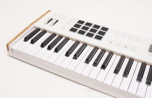 Arturia KeyLab Mk3 61 Keyboard Controller (White) - Picture 1 of 8