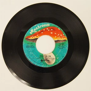 HEART 45 RPM Record CRAZY ON YOU/DREAMBOAT ANNIE Mushroom M-7201 1975 - Picture 1 of 2