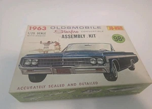 VINTAGE JO-HAN 1963 Oldsmobile Starfire Convertible 1/25 MODELL ORIGINAL UNGEBAUT  - Bild 1 von 24