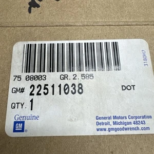 GM 22511038 LH Park Lamp Assm RWD 1981-88 Cutlass 2 Door NOS - Picture 1 of 11