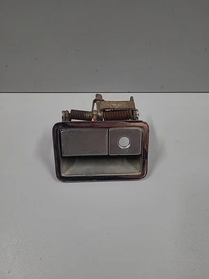 Manija de puerta exterior original Dodge Challenger 1970-74 Foto 1 de 4