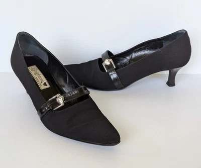 Zapatos de salón para mujer Brighton de cuero textil negro con tacón de gatito talla 8 M - corazón plateado Foto 1 de 4