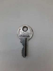 Llave plateada Master Lock Co #3611 antigua original de colección - Imagen 1 de 6