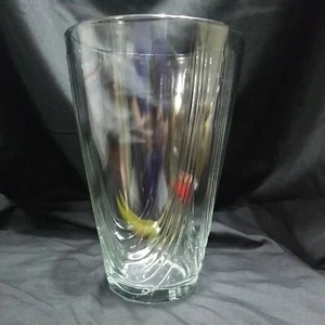 10" Tall Large Vase Pressed Lead Crystal 4" At The Base An 6" At The Rim - Picture 1 of 11