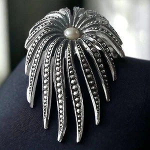 Broche hoja de palma marcasita imitación perla firmado Alemania Occidental joyería vintage - Imagen 1 de 8