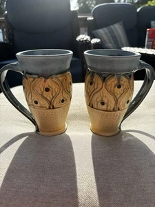 Ira Burhans Stoneware Pottery Coffee Mug Cream Blue Peacock-like Eyespots 10 oz - Picture 1 of 12