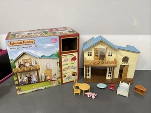 Sylvanian Families Hillcrest Home - Picture 1 of 8