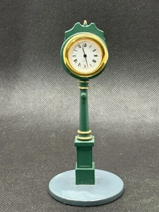 Hawthorne Miniatures 1996 The Village Reloj Funcional Street Clock 91701 - Imagen 1 de 9
