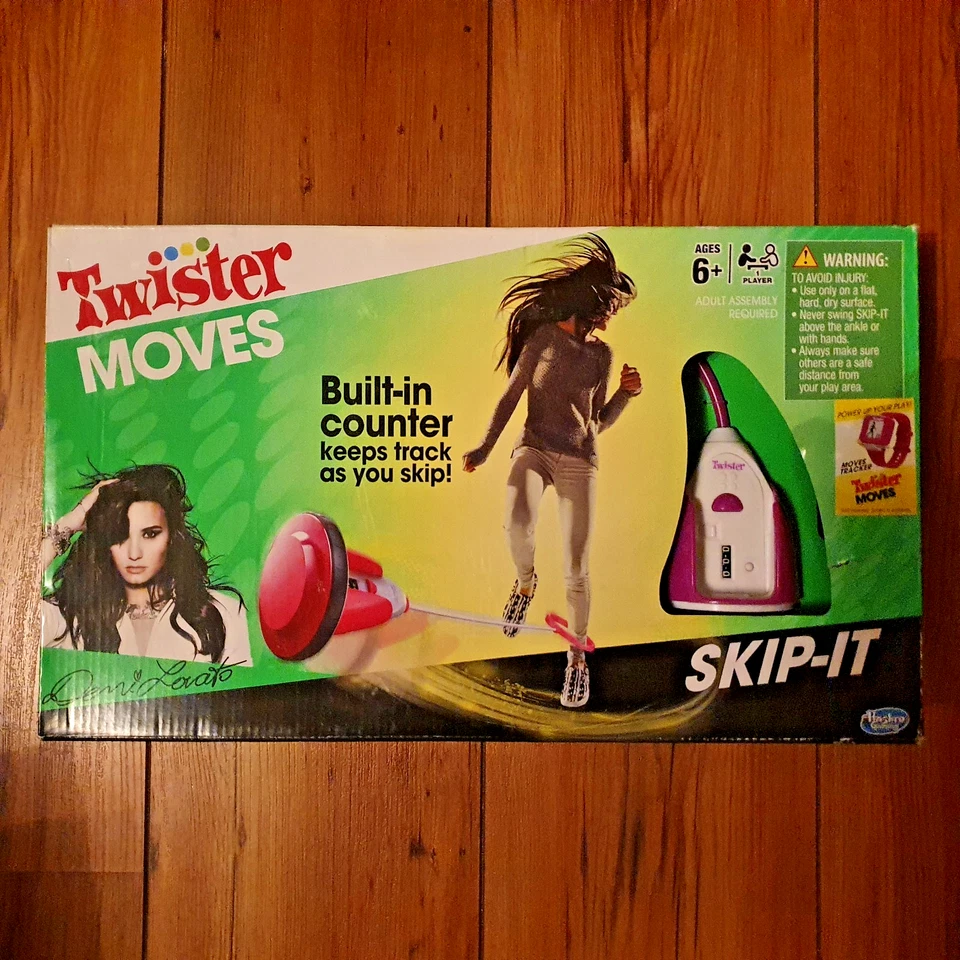 Twister Moves Skip-It Built-in Counter Hasbro Spiel Demi Lovato Neu - Bild 1 von 4