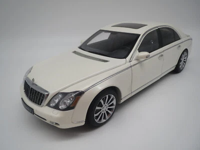 AutoArt 76158  Maybach 57 S "2005"  (weiß)  1:18 OVP !! - Bild 1 von 4