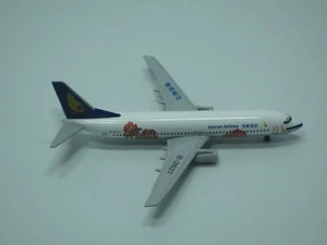 Flugzeugmodell B737-800 Hainan Airlines B-2637  1:400 - Bild 1 von 4
