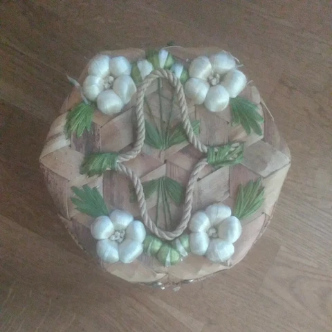 ANTIQUE WOVEN SEWING BASKET BOX, Lid, With Clasp and contents Cover