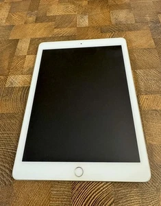 Apple iPad 6th Gen. 32GB, Wi-Fi + Cellular 9.7in - Silver - Afbeelding 1 van 6
