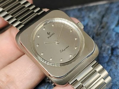 Nuevo tanque vintage Rado Elegance cuerda manual hecho en Suiza esfera plateada oscura 5 Foto 1 de 4