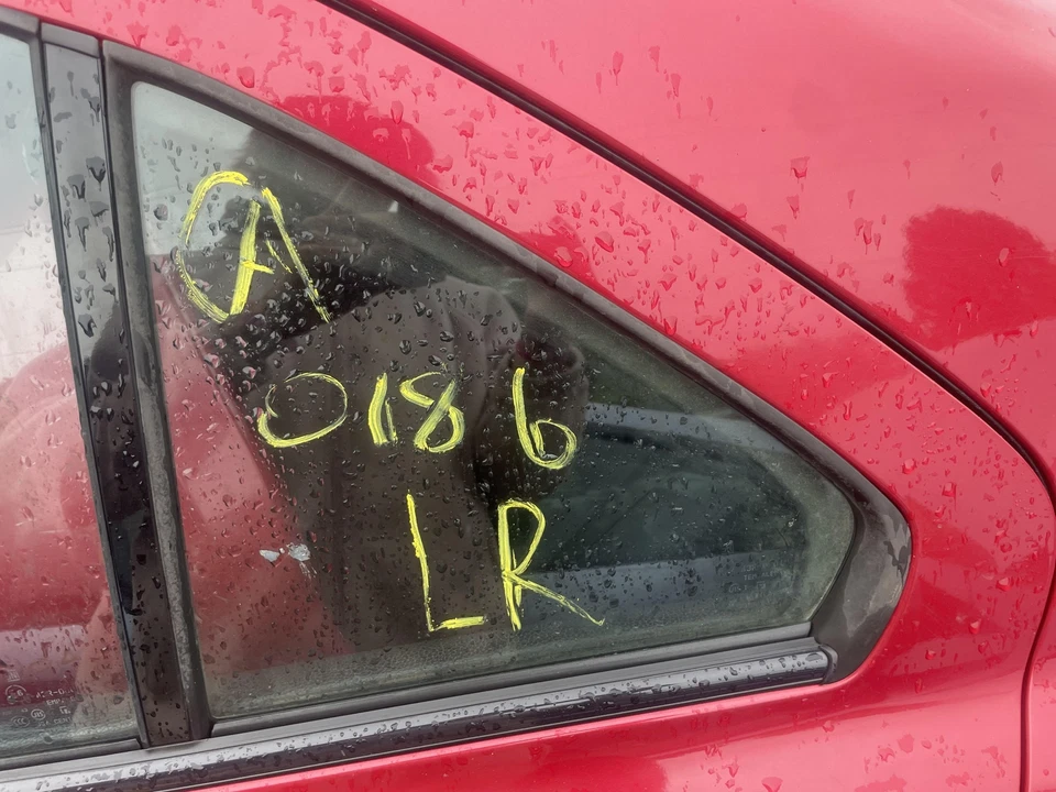 Rear Vent Glass/window SUZUKI KIZASHI Left 10 11 12 13 - Imagem 1 de 1