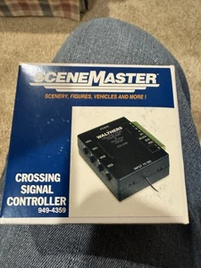 Walthers ~ HO Scale ~ Grade Crossing Signal Controller ~ 949-4359 NIB - Picture 1 of 2