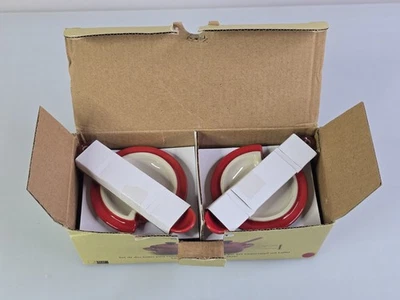 Le Creuset керамики красный мини приправы горшки с ложками набор из 2 новый открытая коробка! - Изображение 1 из 4