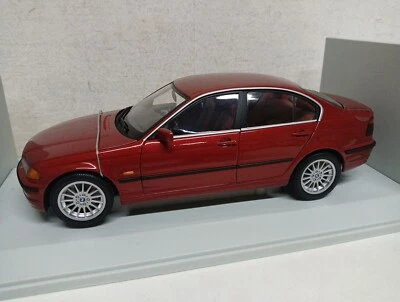 Ut Models BMW E46 3 Series Saloon Cylinder Met. Red 20515 Diecast 1/18-Y1-B3 - Immagine 1 di 4