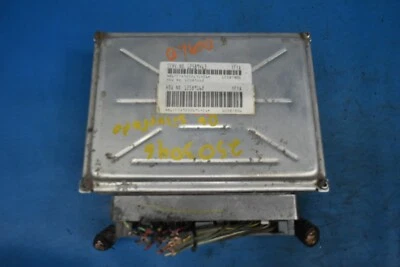 MÓDULO DE CONTROL ELECTRÓNICO CHEVY SILVERADO SIERRA 2003-2007 ECU ECM OEM 12589463 Foto 1 de 4