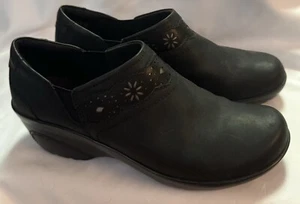 Clarks Ankle Booties Womens Size 8 M Black Leather Slip On Cushioned Stretch - Picture 1 of 6