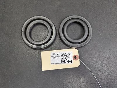 2PC Headlamp Rubber Cover 2018 Honda CR-V 33126-SNA-A01 2015 2016 2017 2019 2020 - Image 1 of 4