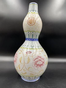 Porcelain Qianlong of the Qing Dynasty Hand-painted floral madalion gourd vase - Picture 1 of 17