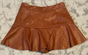 DO+BE Woman Black Faux Leather Mini Ruffle Skirt Skort High Rise Lightweight S - Picture 1 of 7