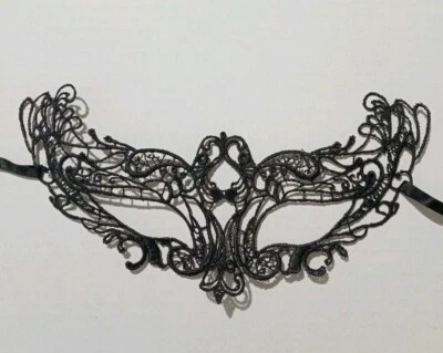 MASCHERINA PER OCCHI TIPO VENEZIANA IN PIZZO COLORE NERO - Immagine 1 di 2