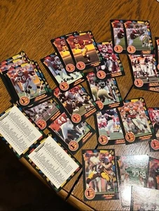 über 60 Colligate Vintage Football Trading Cards Wild Card Lot - Bild 1 von 3
