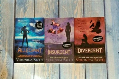 3 x Veronica Roth Paperback Books - Fantasy (Bundle, Job Lot) Divergent - Image 1 of 2